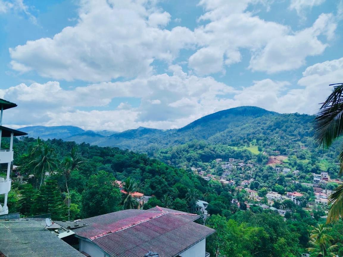 Mountain View Hotel Kandy Exterior photo