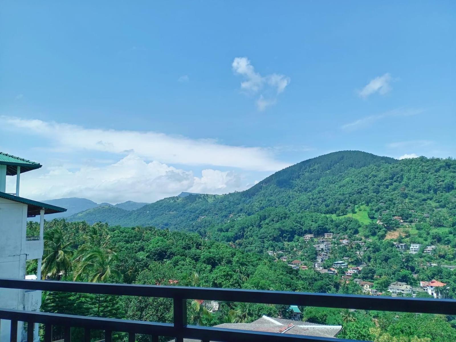 Mountain View Hotel Kandy Exterior photo